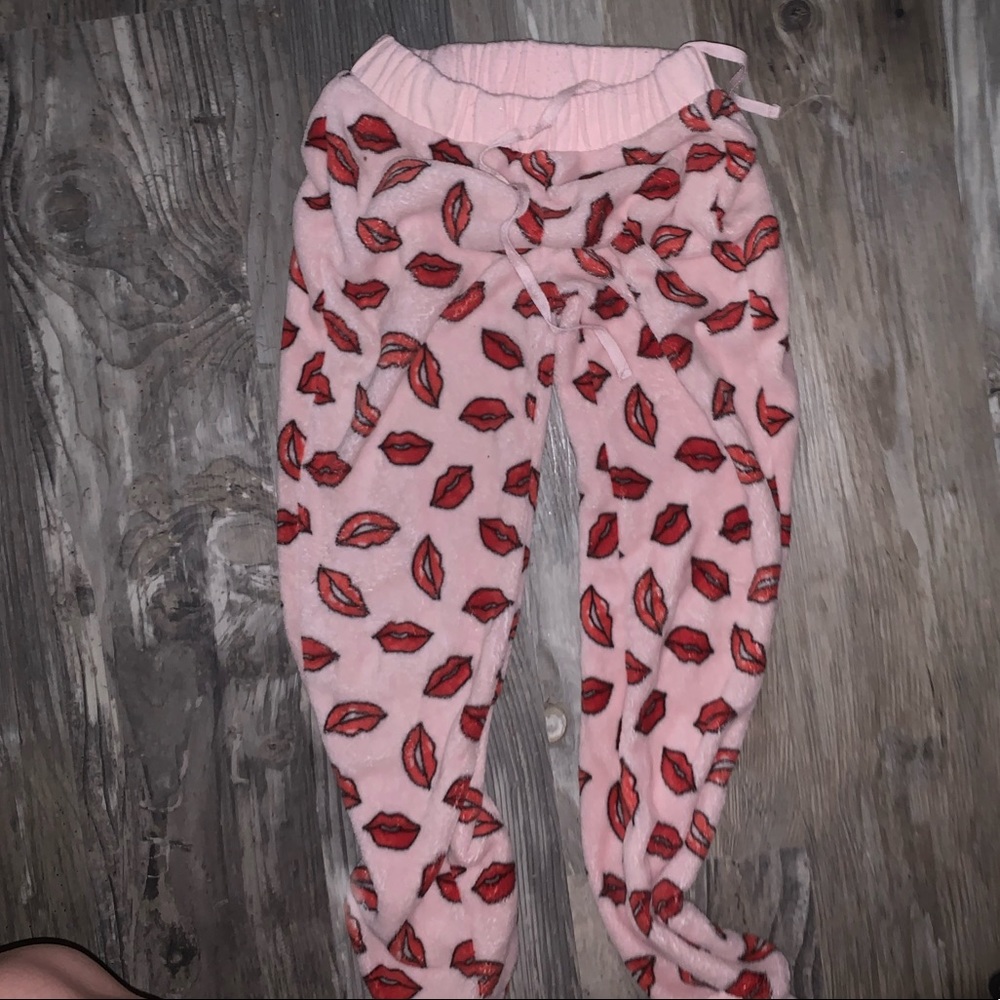 ( S ) Red Lips sweatpants ( could be PJ’s )